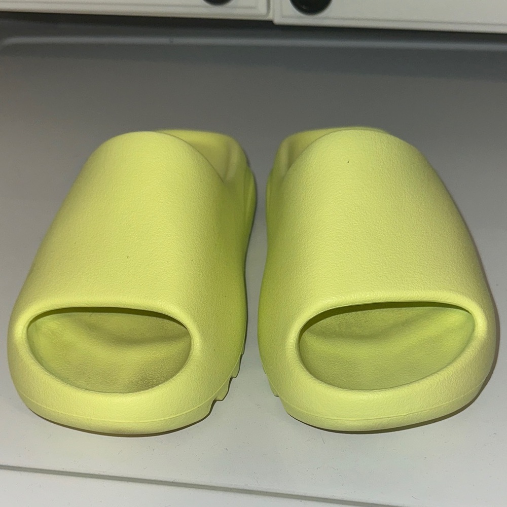 Yeezy Highlighter Yellow Slide Sandals - Picture 5 of 7